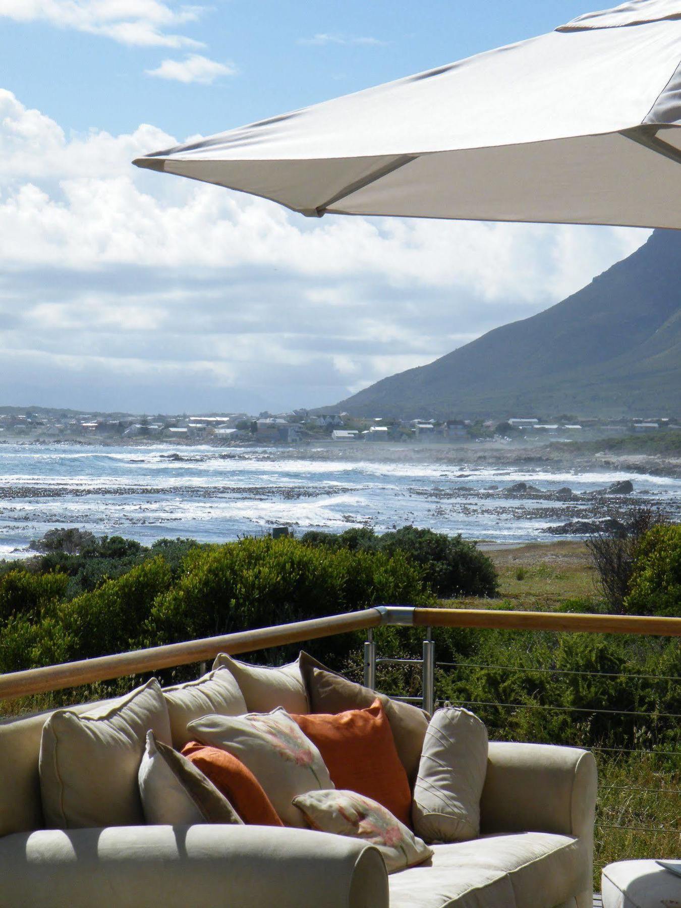 138 Marine Beachfront Guesthouse Hermanus Εξωτερικό φωτογραφία