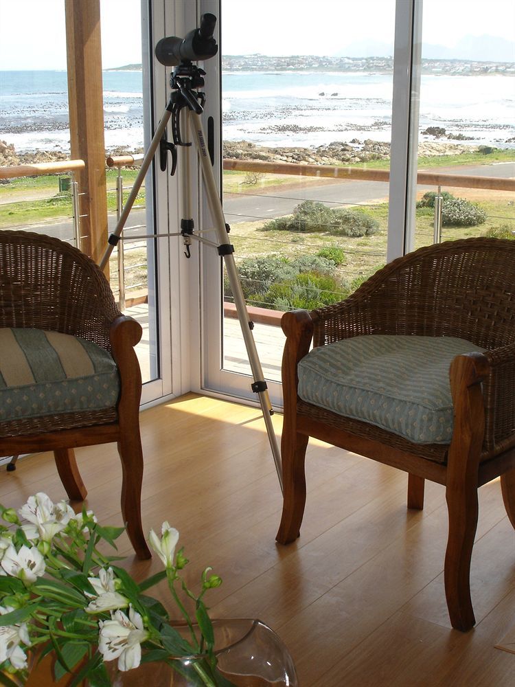 138 Marine Beachfront Guesthouse Hermanus Εξωτερικό φωτογραφία